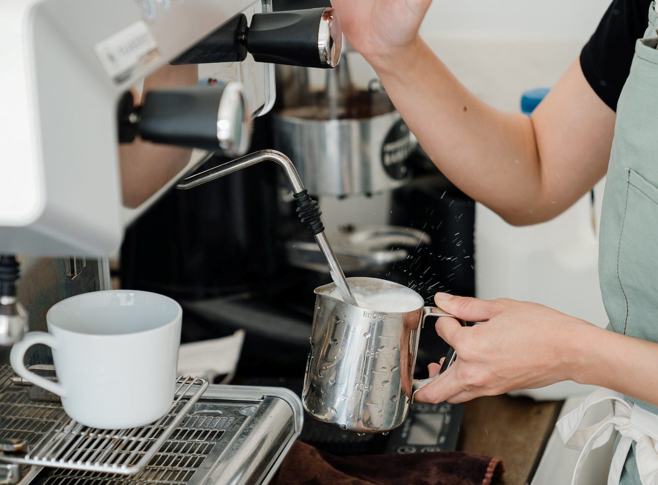 how to froth and steam milk